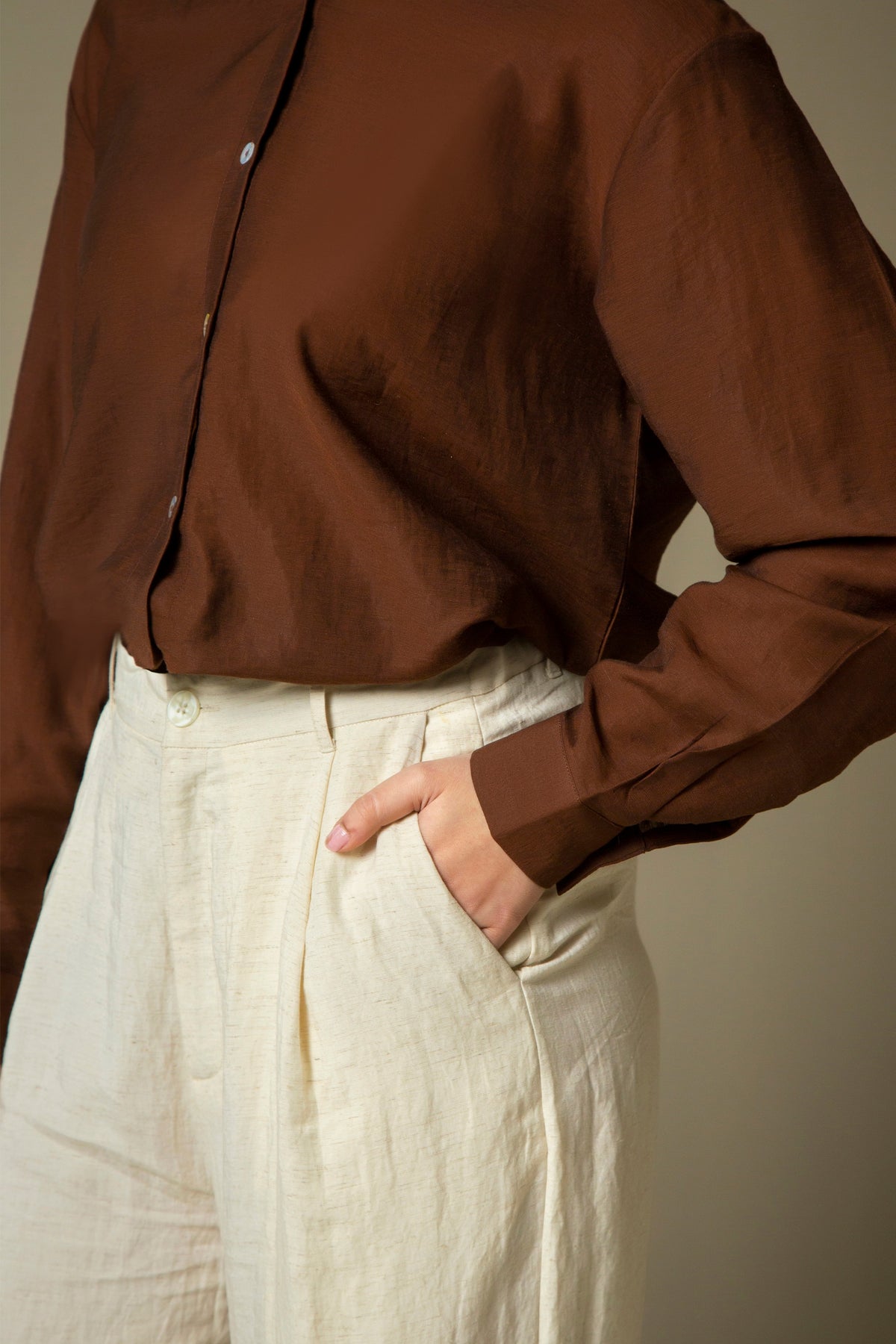 REGULAR FIT FRONT OPEN TOP