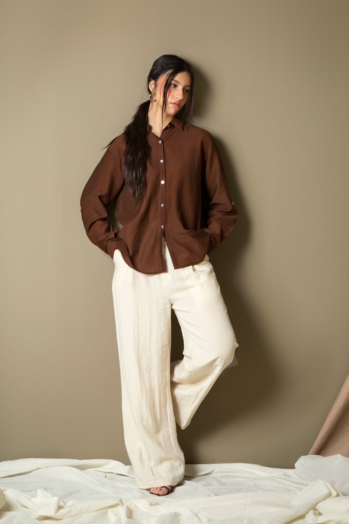 REGULAR FIT FRONT OPEN TOP