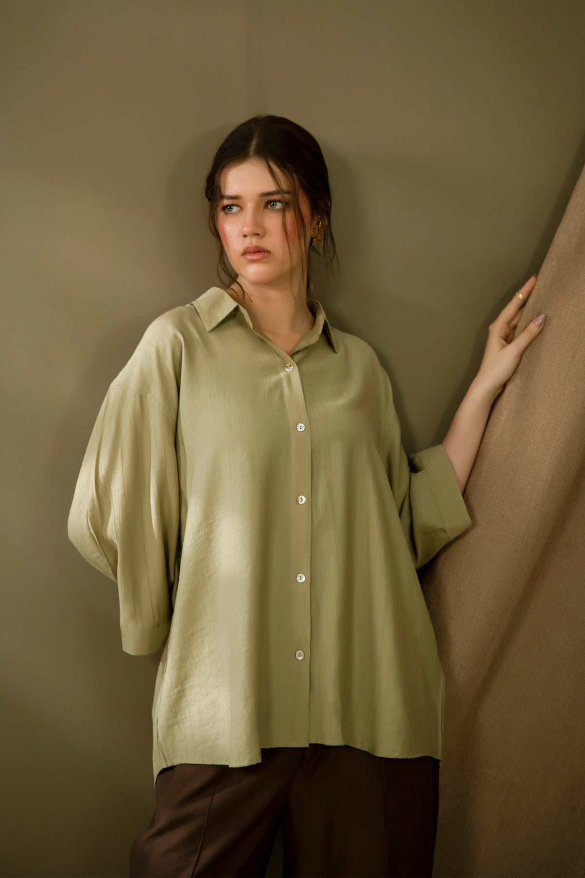 LOOSE FIT QUARTER SLEEVE TOP