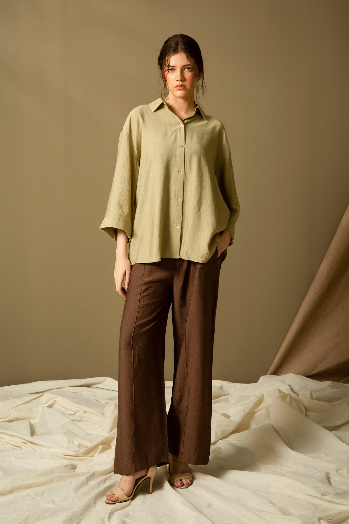 LOOSE FIT QUARTER SLEEVE TOP