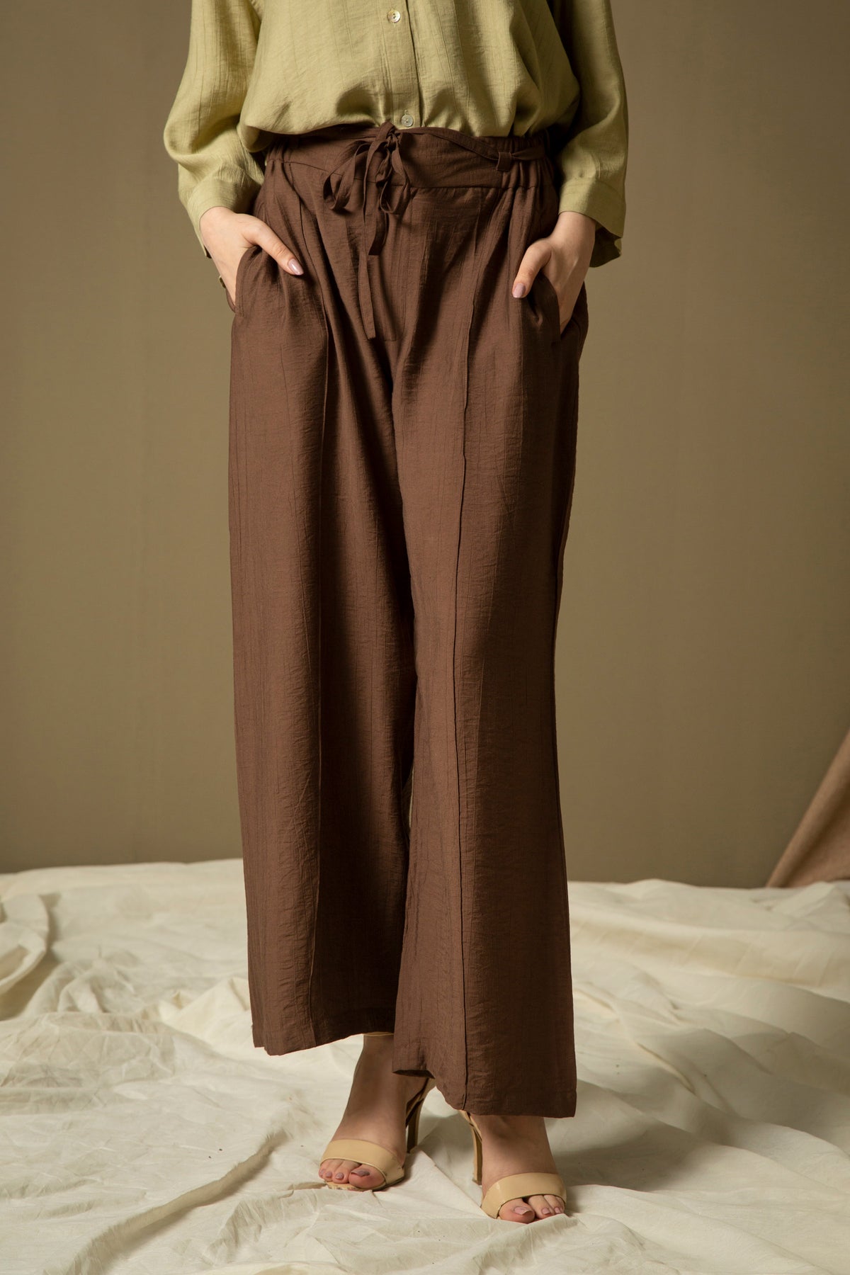LOOSE FIT PINTUCK PANT