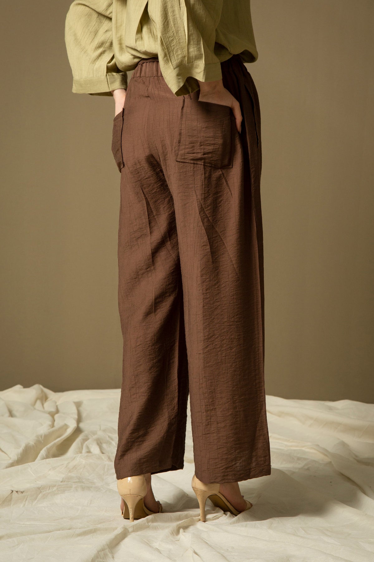 LOOSE FIT PINTUCK PANT