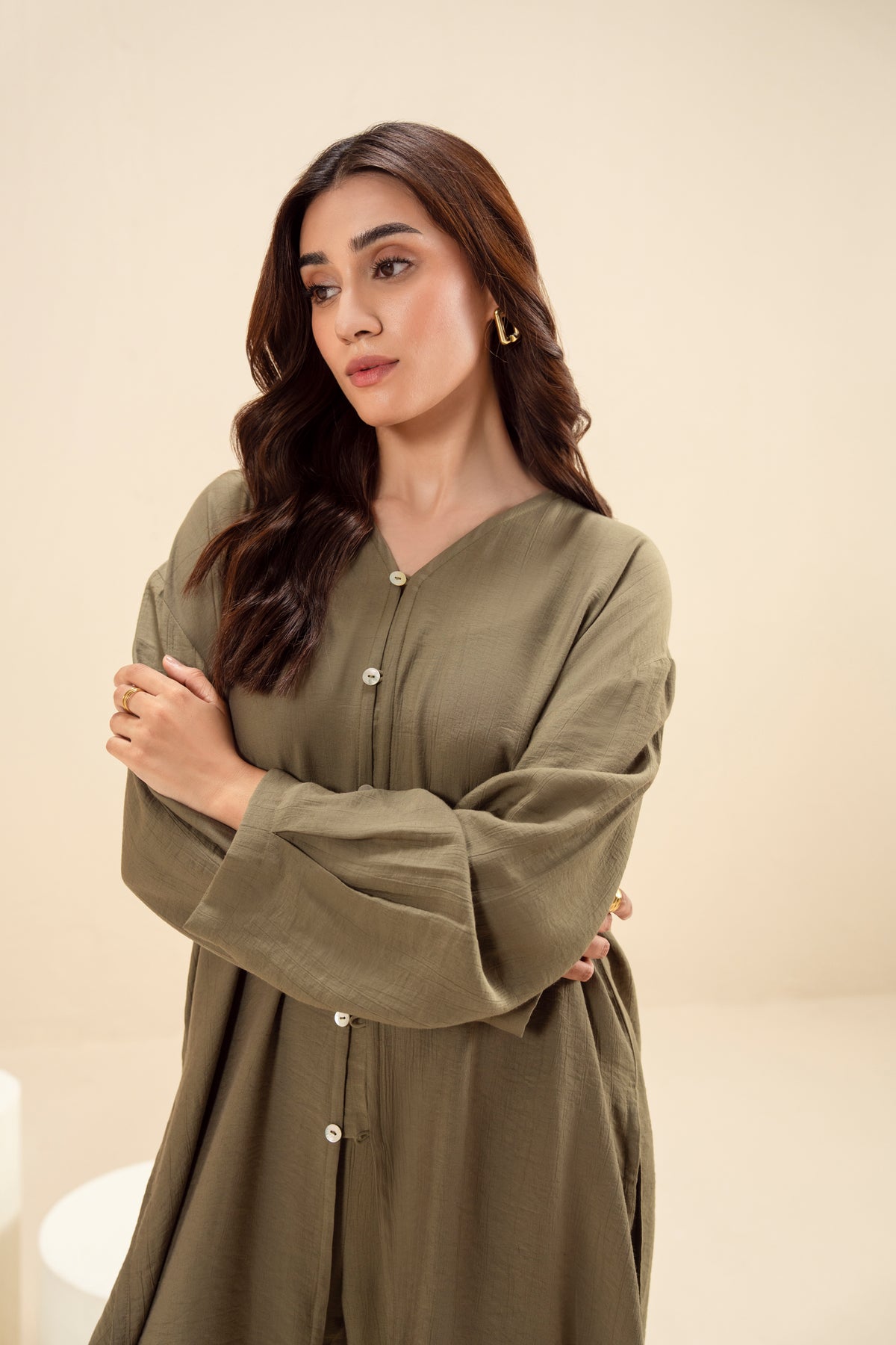 LOOSE FIT V-NECK TOP