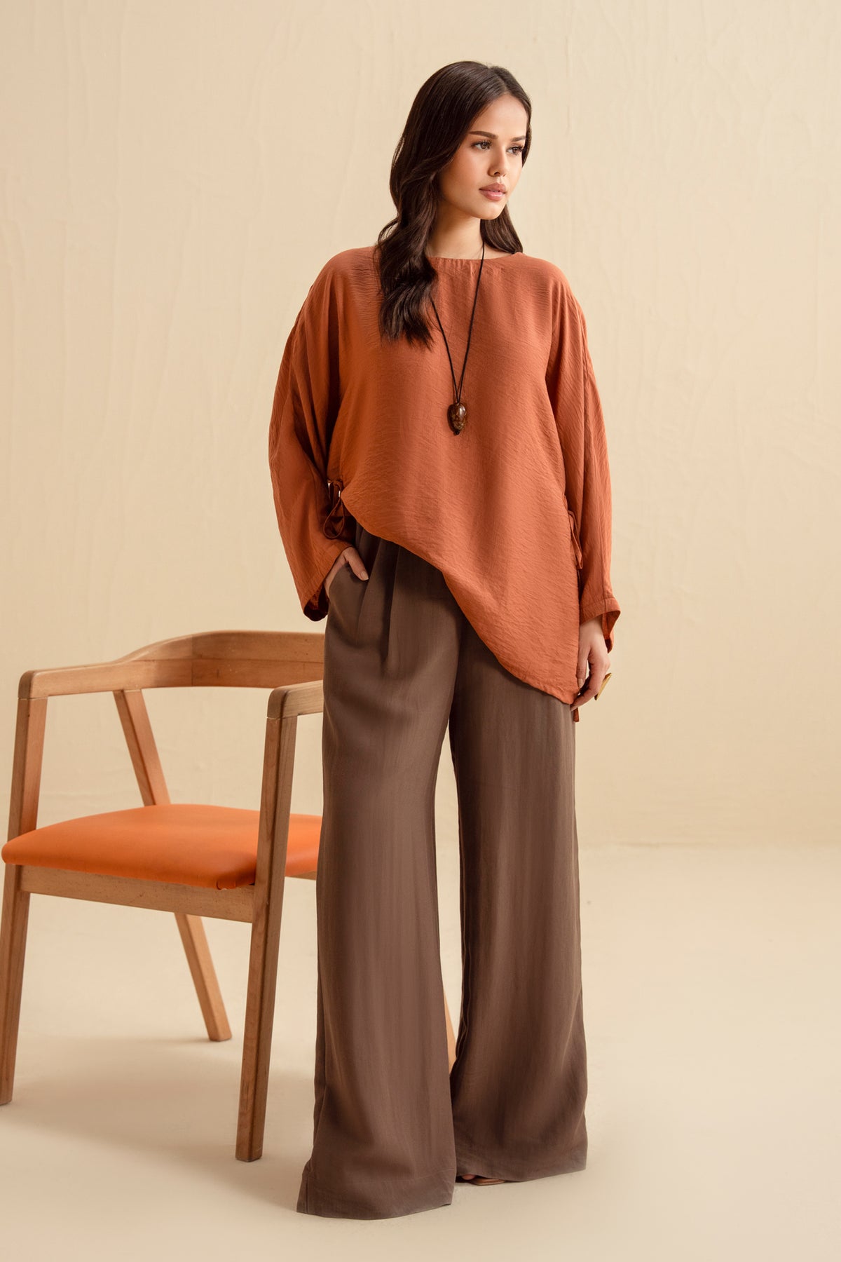 LOOSE FIT BOAT NECK TOP