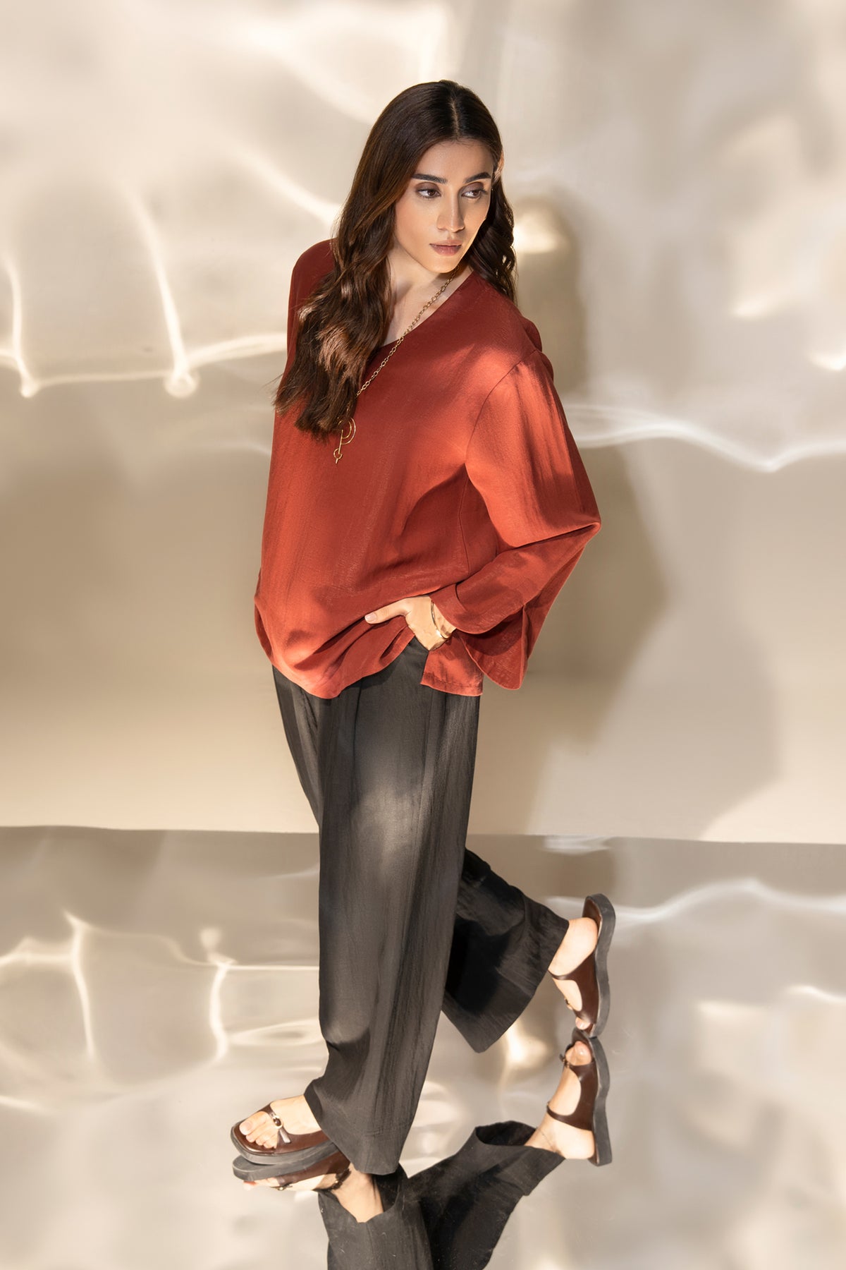 REGULAR FIT TOP