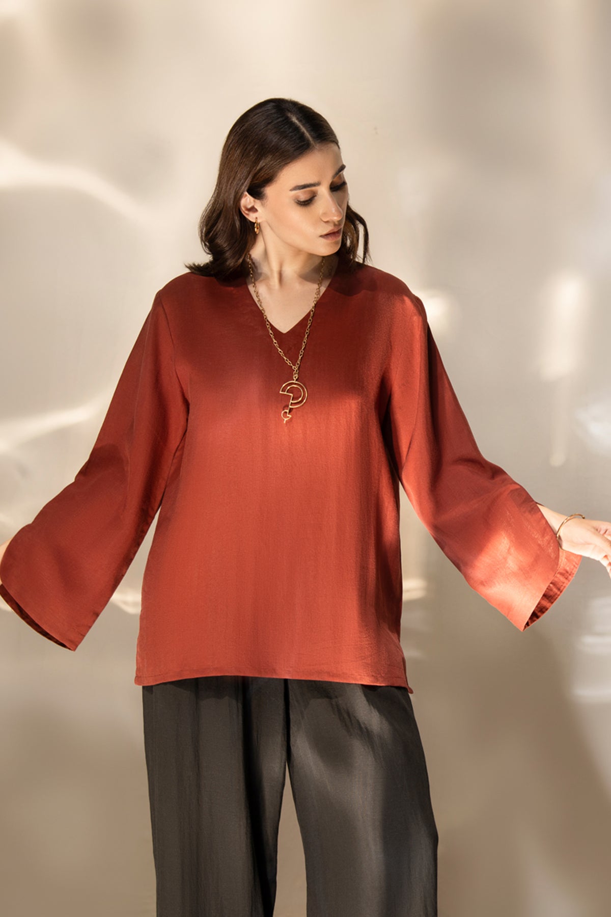 REGULAR FIT TOP