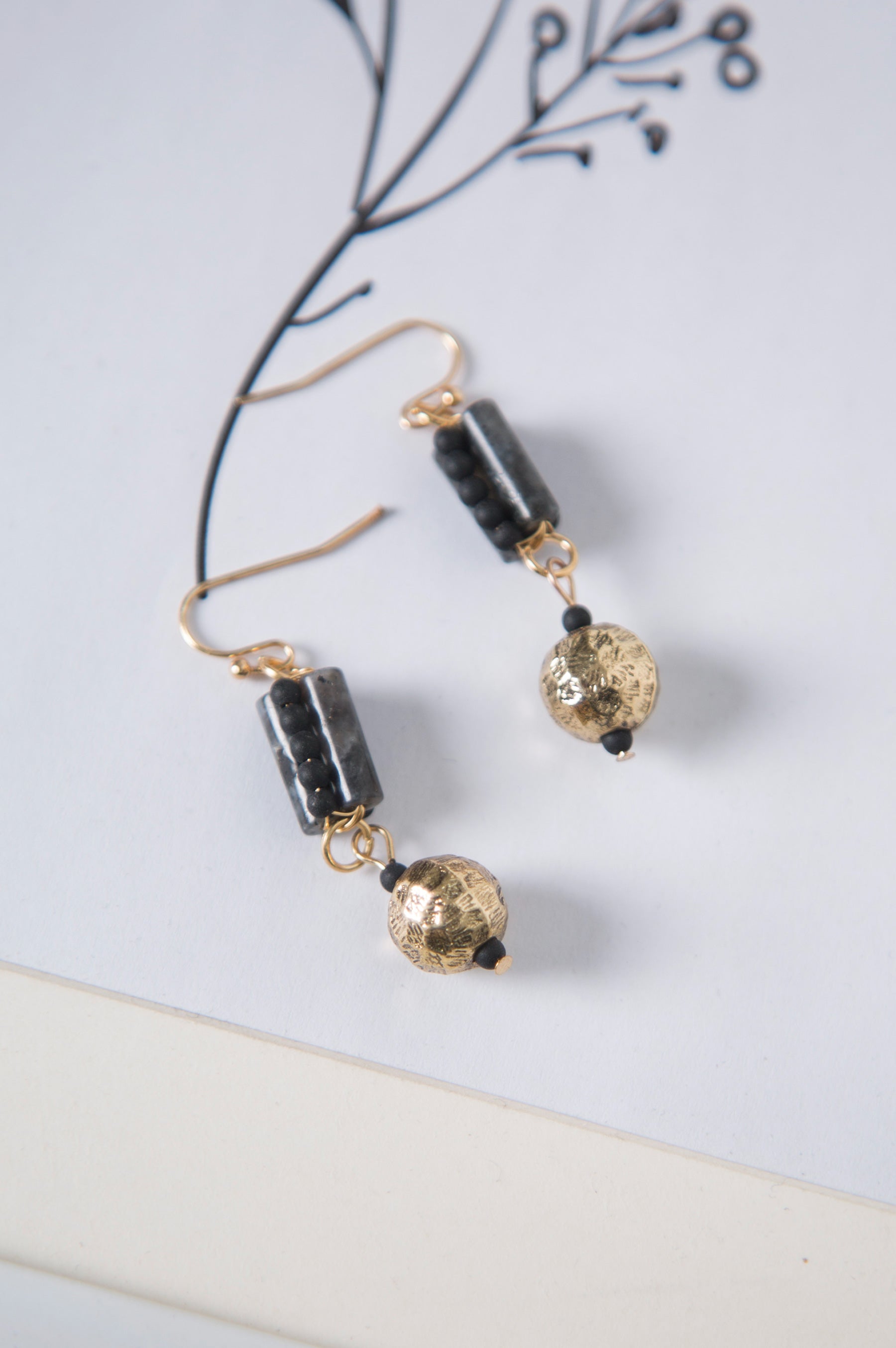 Accessories Sale | Up to 50% Off at Zeen