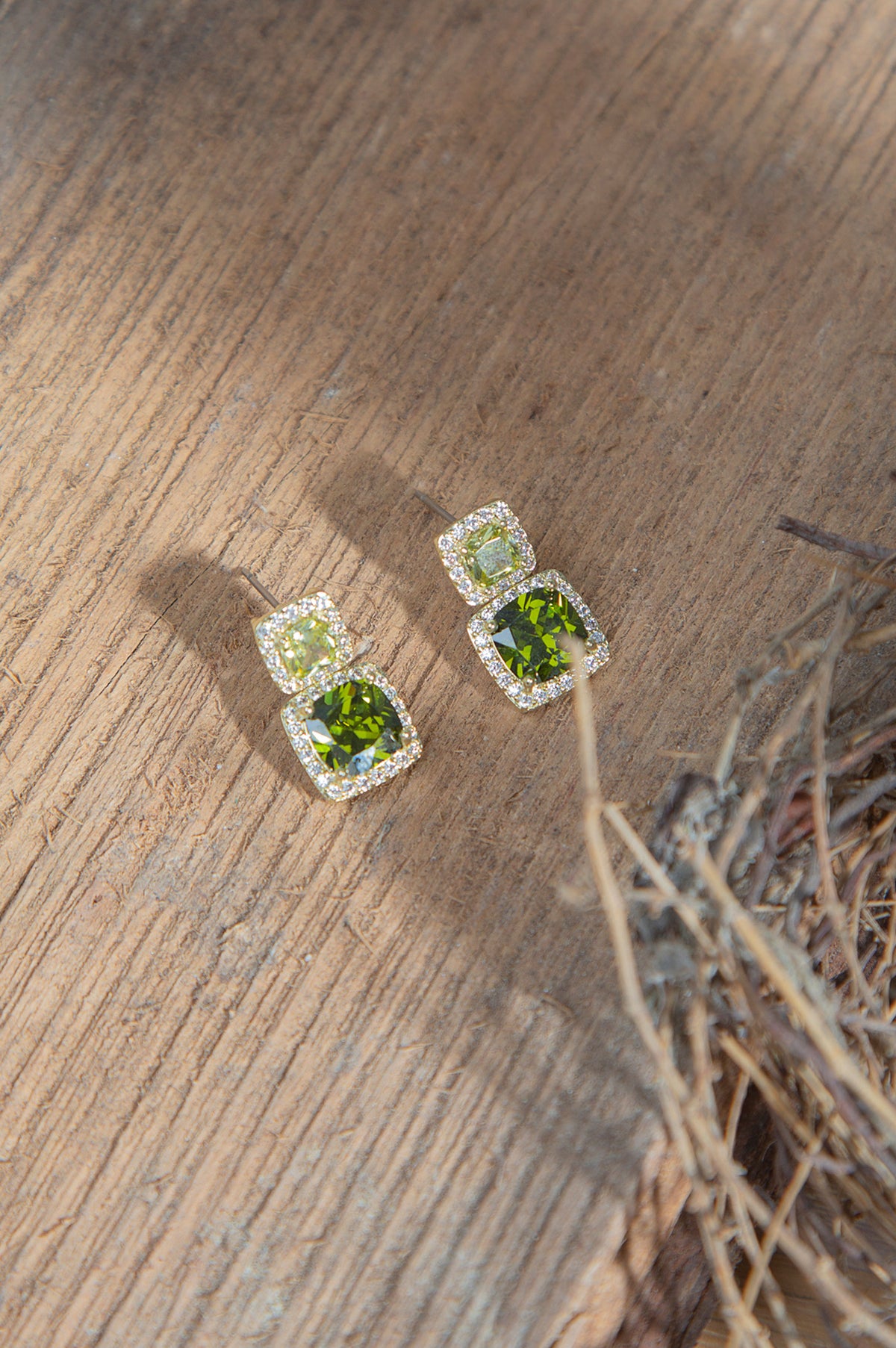 Olive Sparkling Zirconia Earrings