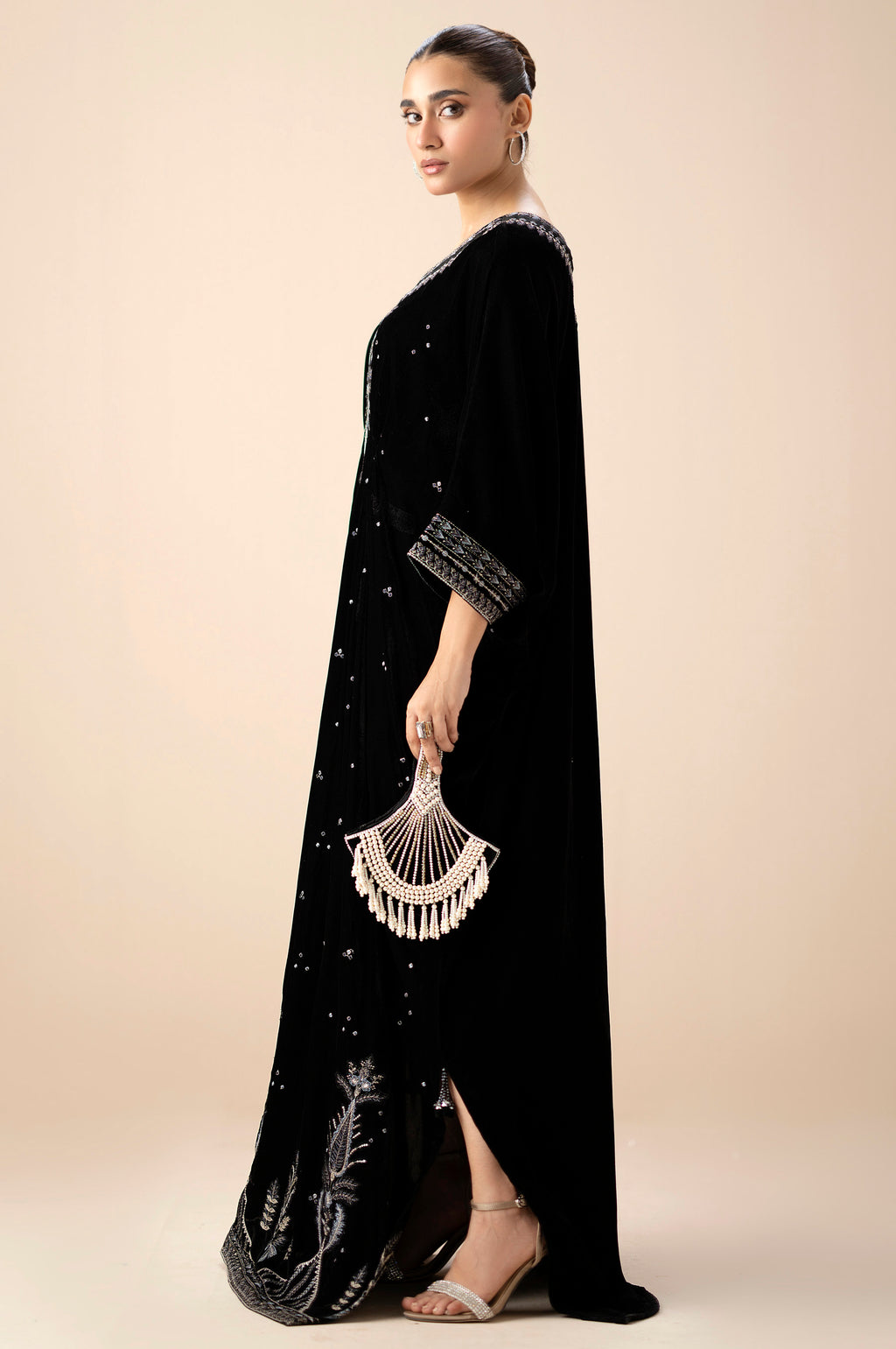 EMBROIDERED KAFTAN