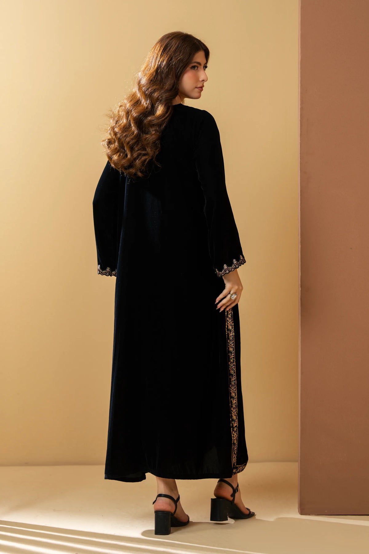 Stitched 1-Piece Kaftan