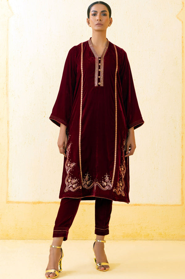 Stitched 2 Piece Embroidered Velvet Outfit - Maroon