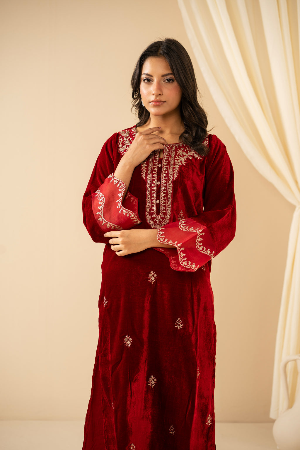 STITCHED 2PC EMBROIDERED VELVET SHIRT BOTTOM