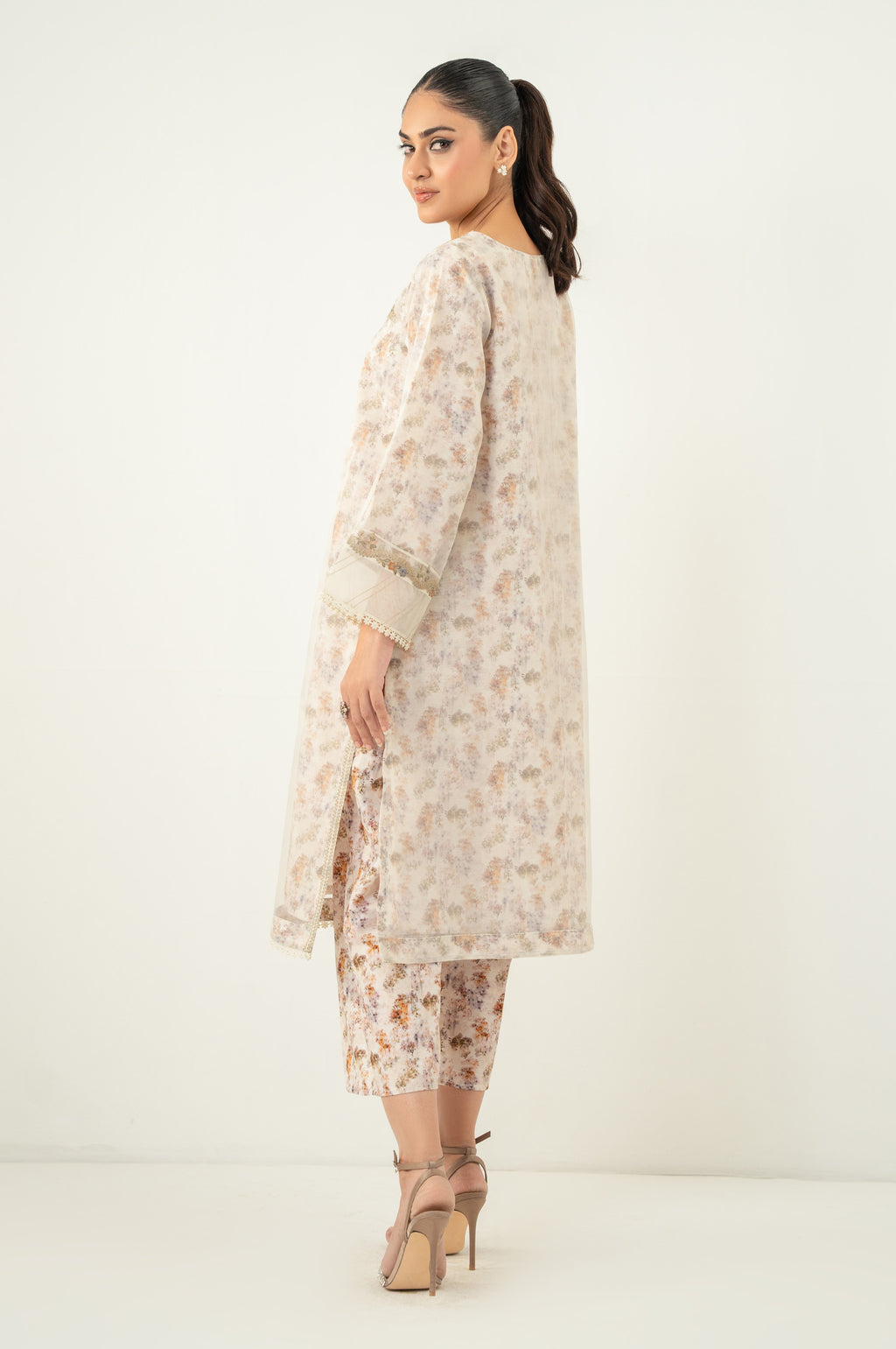 EMBROIDERED SUIT