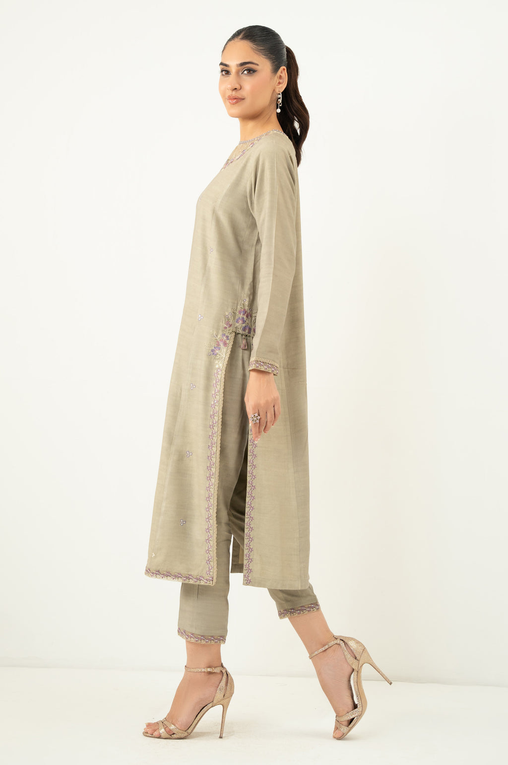EMBROIDERED SUIT