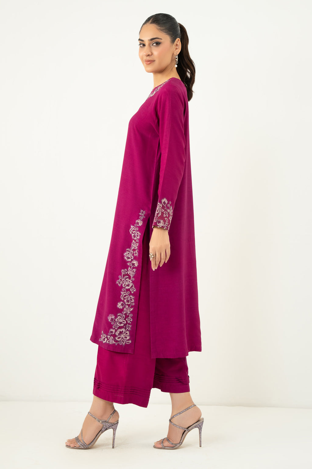 EMBROIDERED SUIT