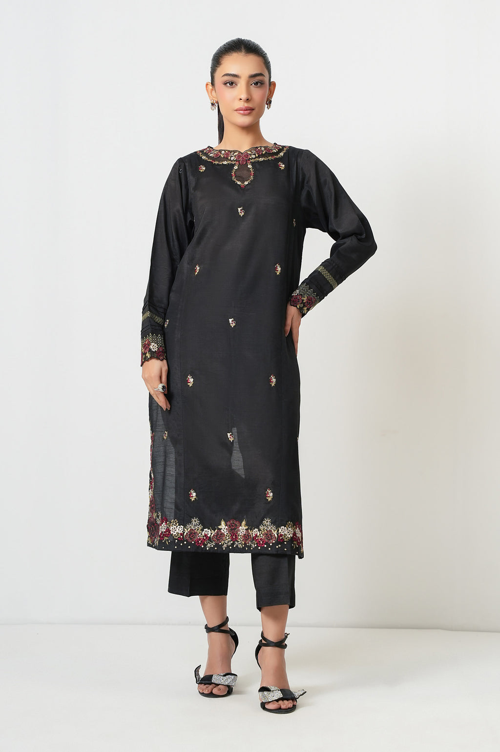 EMBROIDERED SUIT