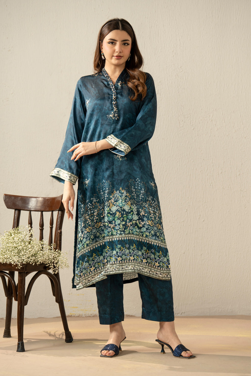 EMBELLISHED SILK STITCHED 2 PIECE SUIT