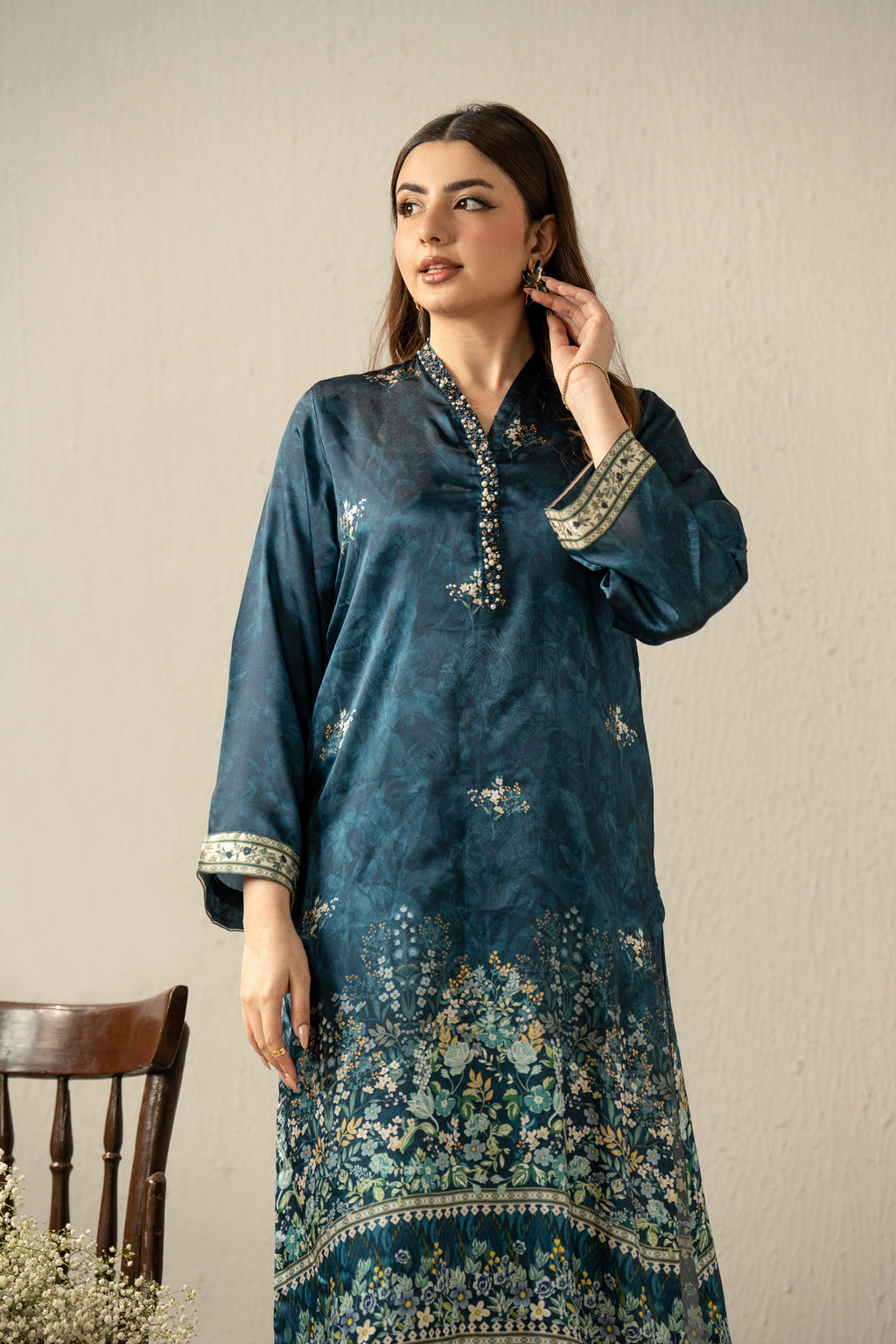 EMBELLISHED SILK STITCHED 2 PIECE SUIT