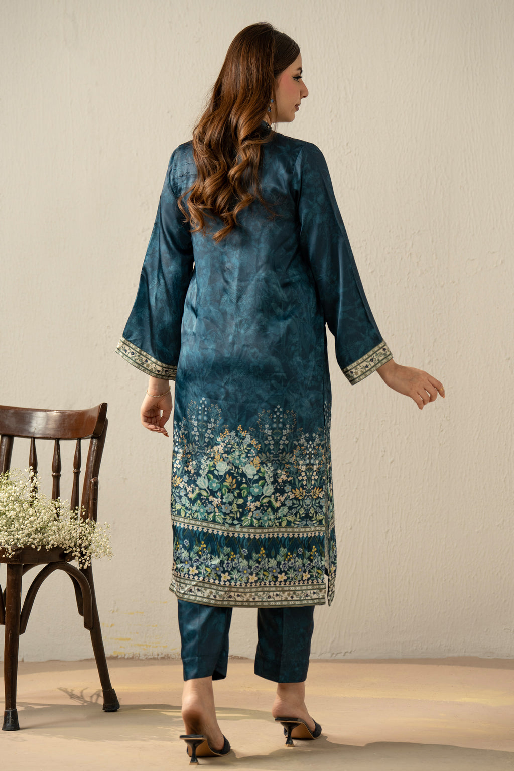 EMBELLISHED SILK STITCHED 2 PIECE SUIT