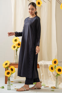 STITCHED EMBROIDERED RAW SILK SUIT