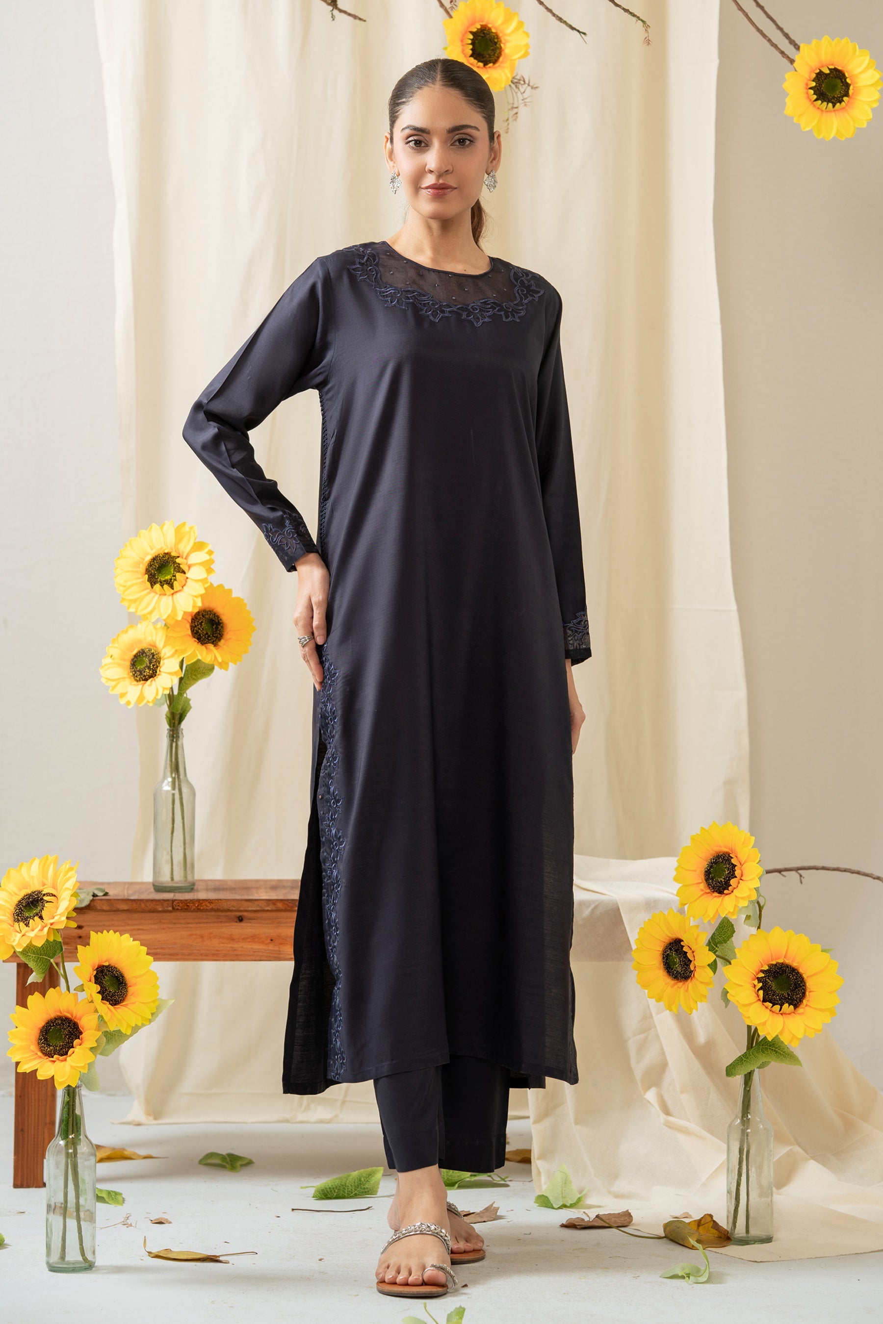 STITCHED EMBROIDERED RAW SILK SUIT (FACTORY E-OUTLET)