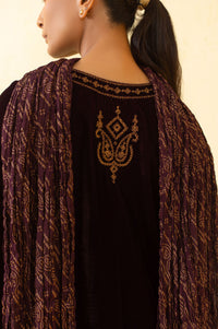 EMBROIDERED VELVET STITCHED DUPATTA (FACTORY E-OUTLET)