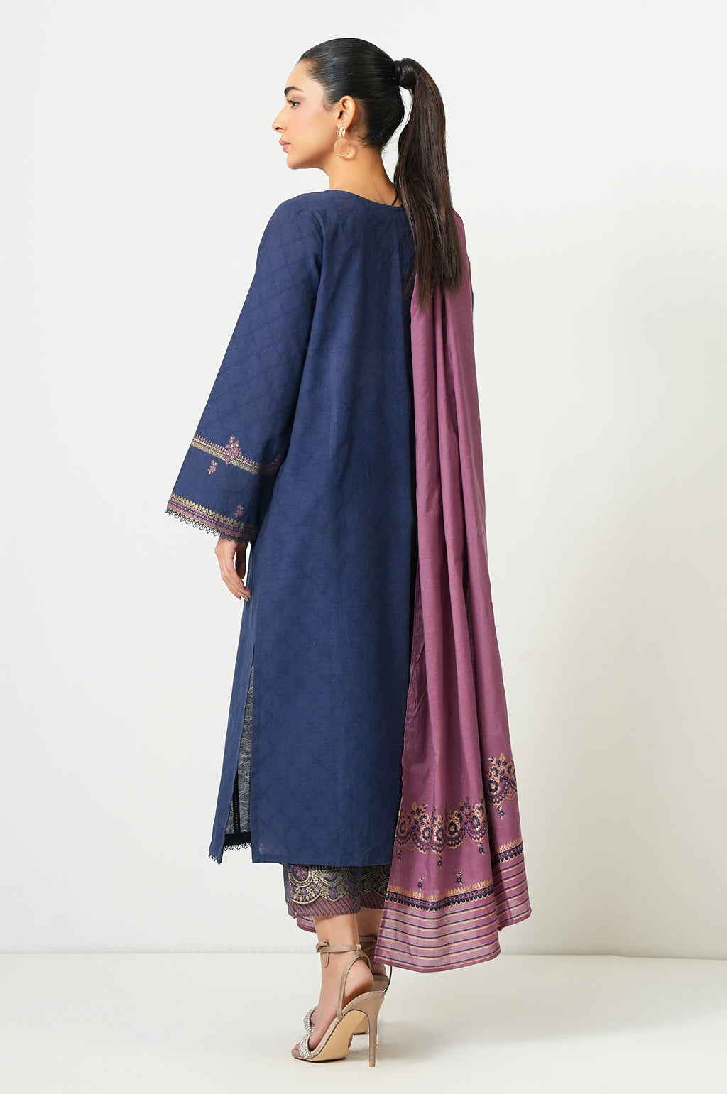 EMBROIDERED SUIT