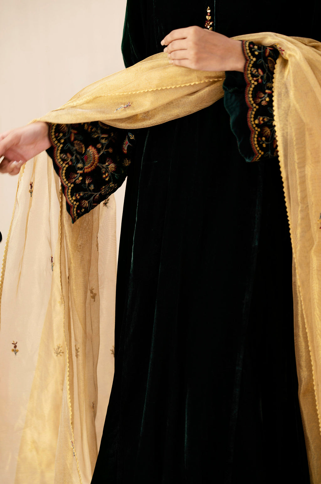 EMBROIDERED SUIT