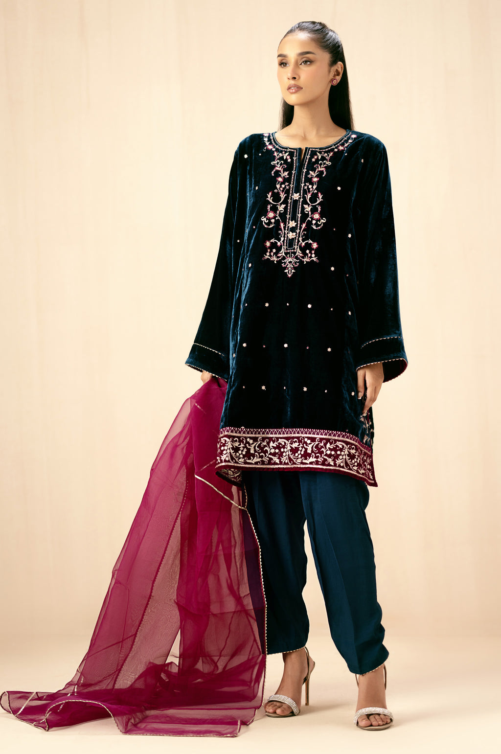 EMBROIDERED SUIT