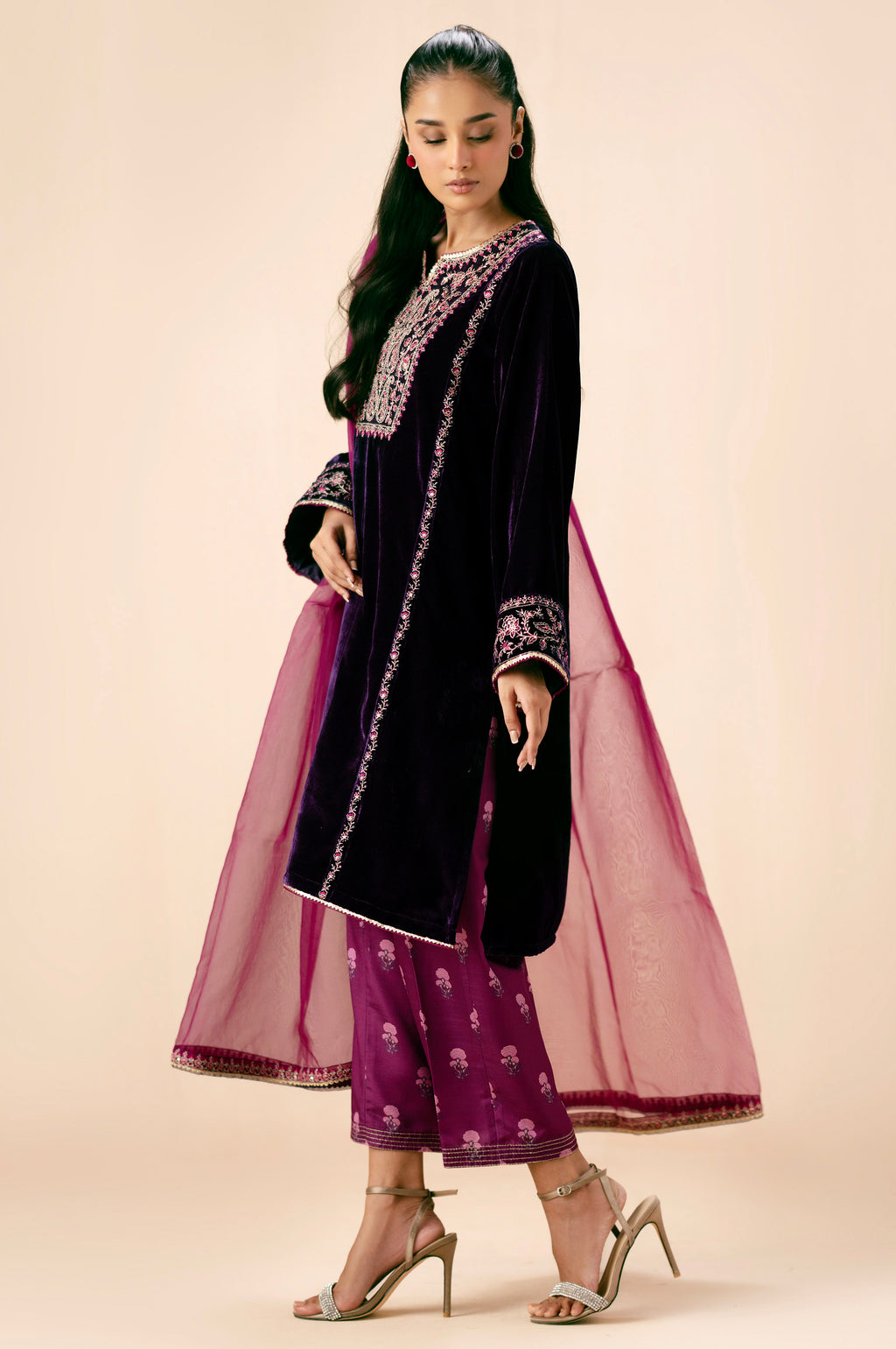 EMBROIDERED SUIT