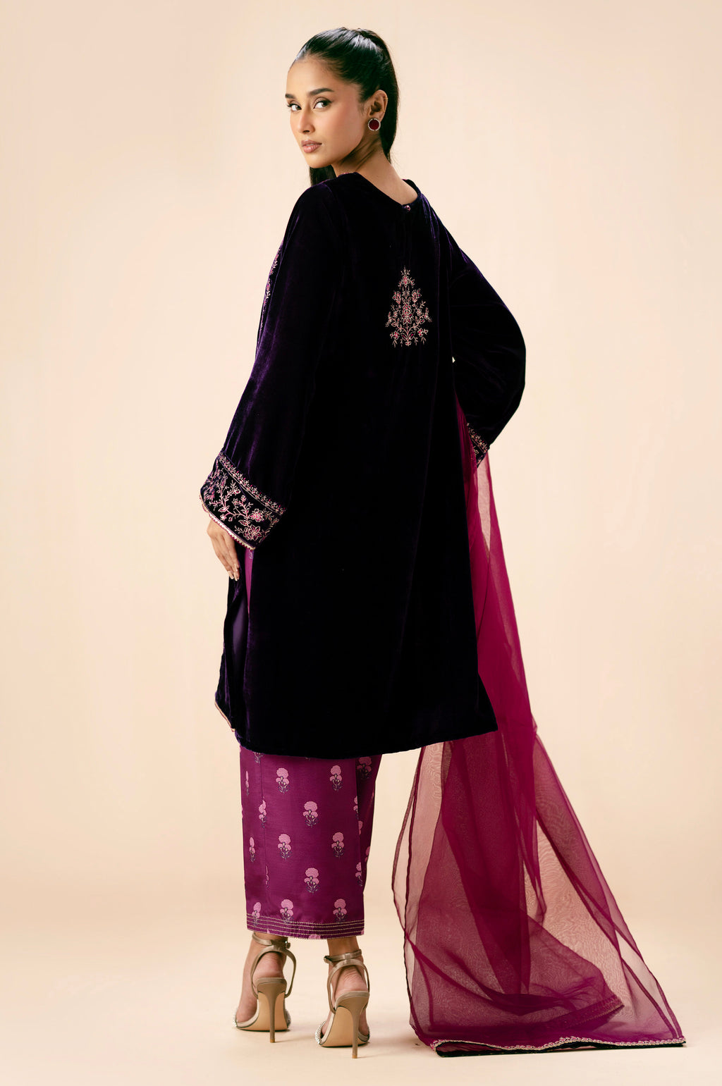 EMBROIDERED SUIT
