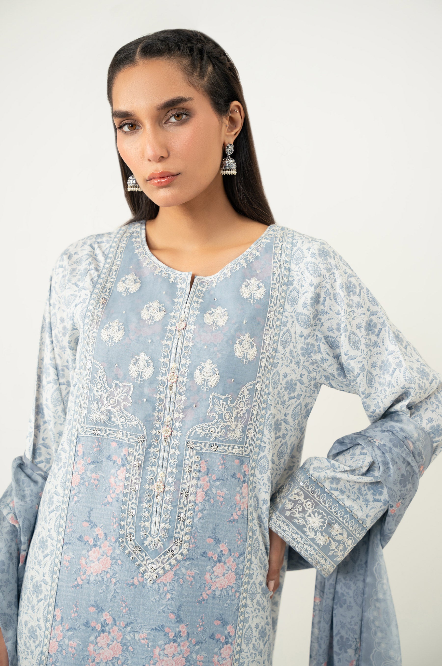 EMBROIDERED OAK SILK STITCHED 3 PIECE SUIT