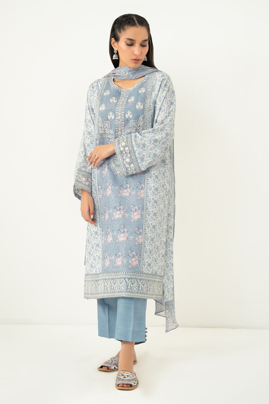 EMBROIDERED SUIT