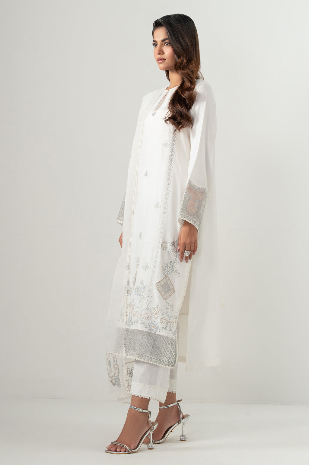 EMBROIDERED SUIT