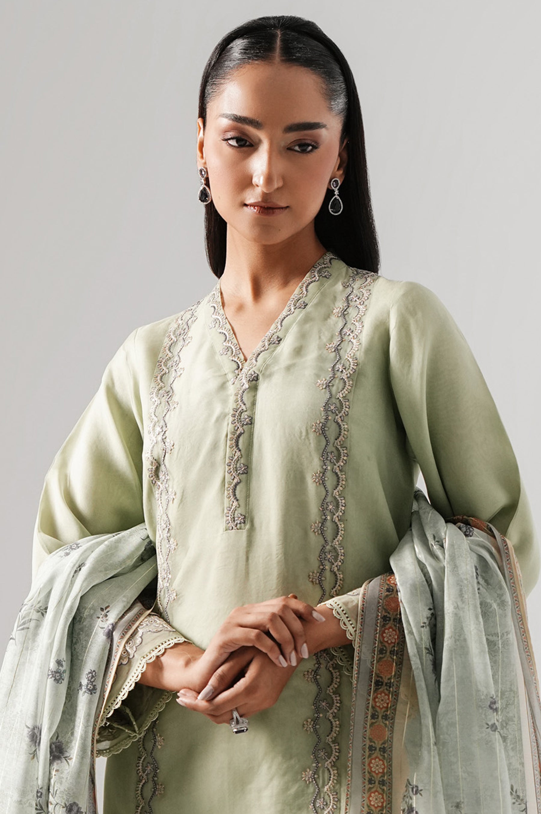 EMBROIDERED ORGANZA STITCHED SHIRT BOTTOM