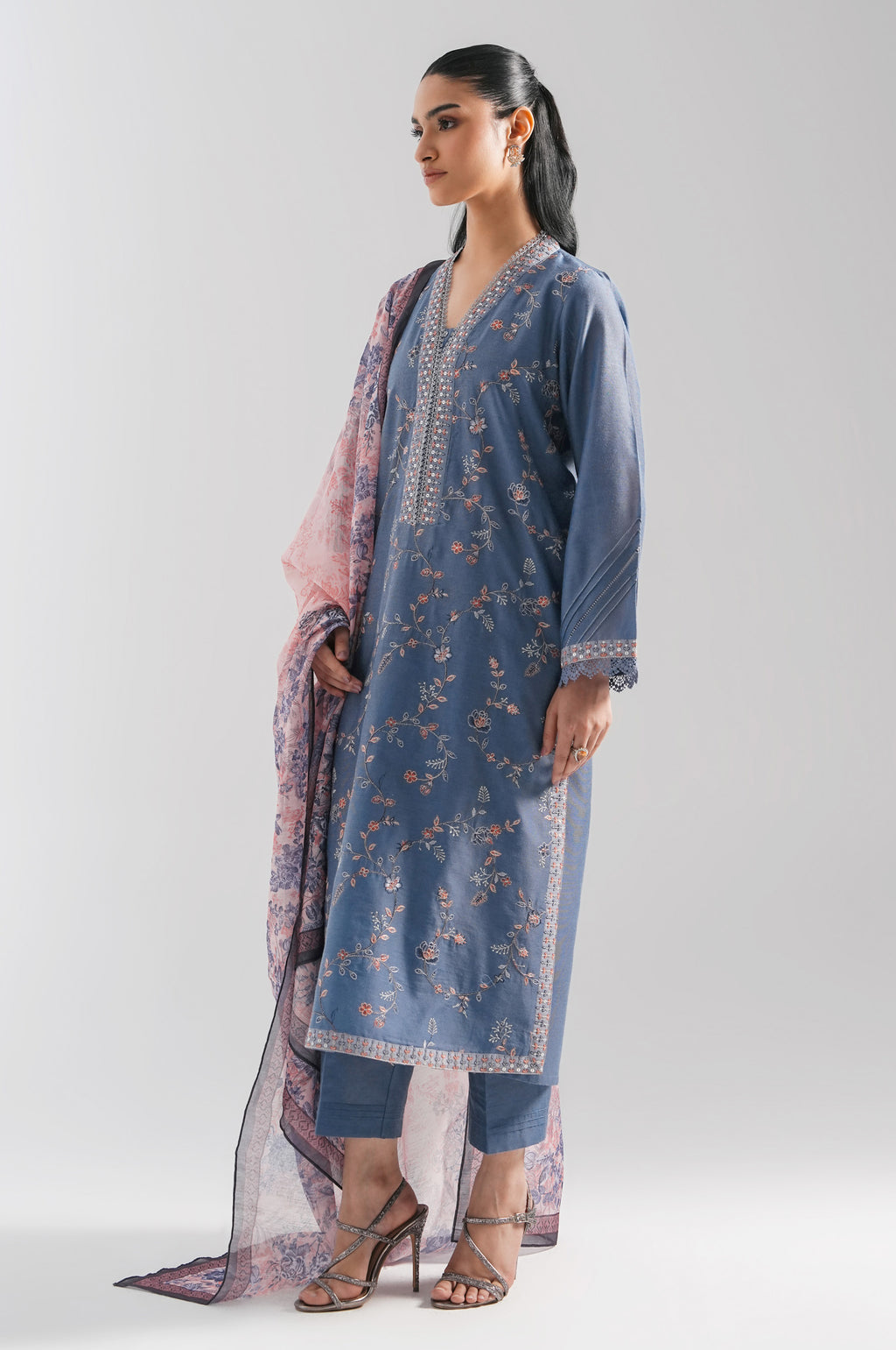 EMBROIDERED SUIT