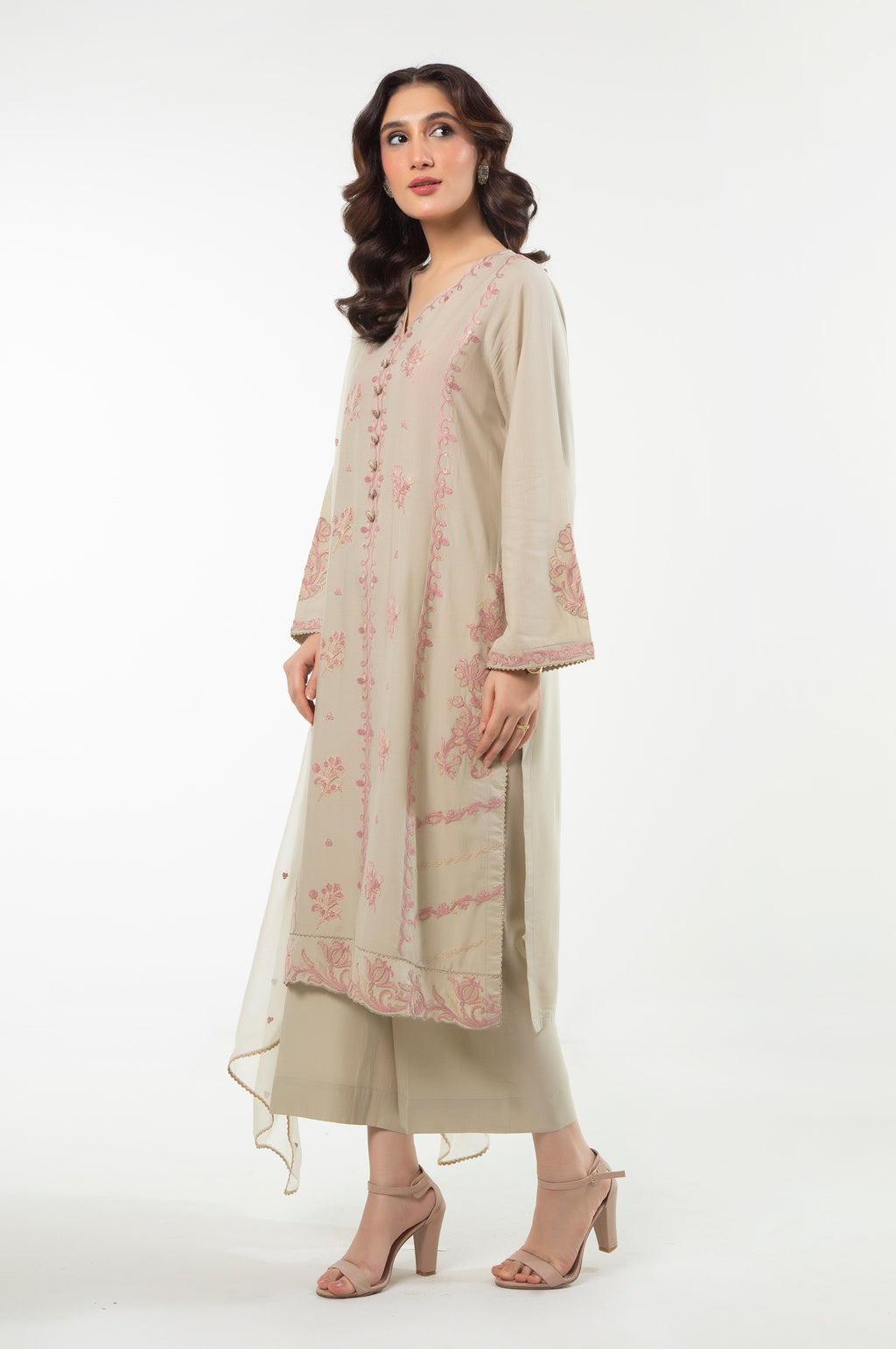 EMBROIDERED SUIT
