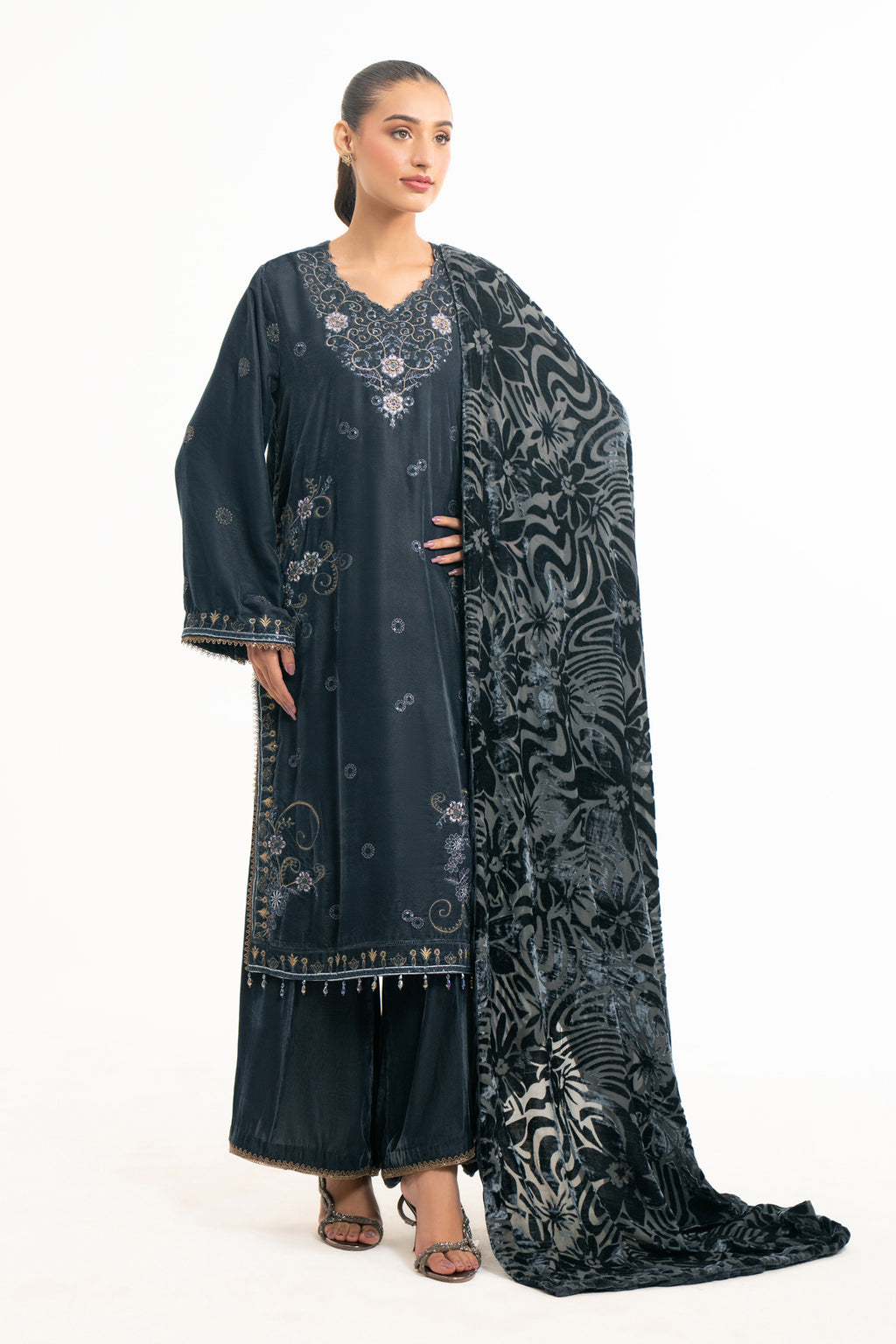 EMBROIDERED VELVET SUIT