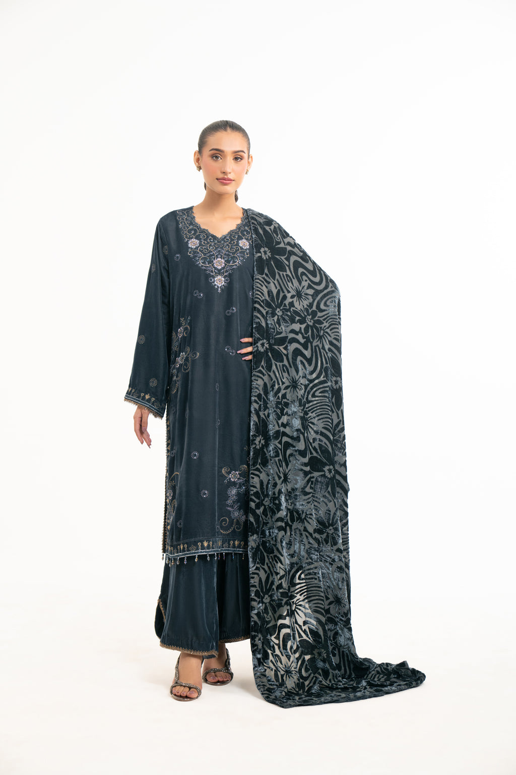 EMBROIDERED VELVET SUIT