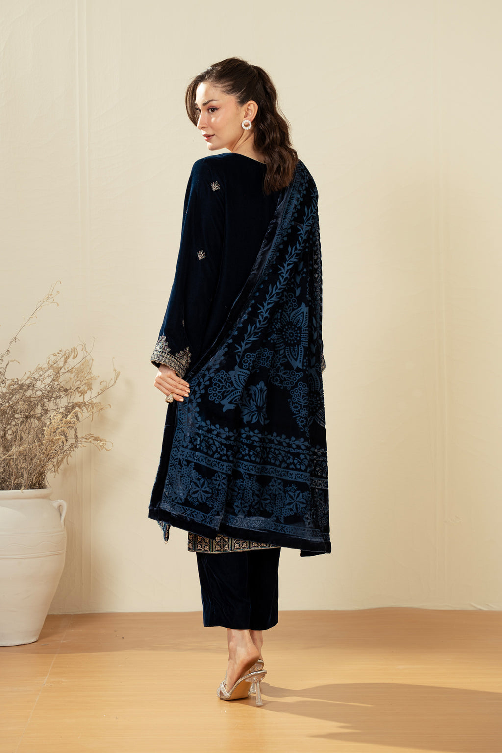 EMBROIDERED VELVET SUIT