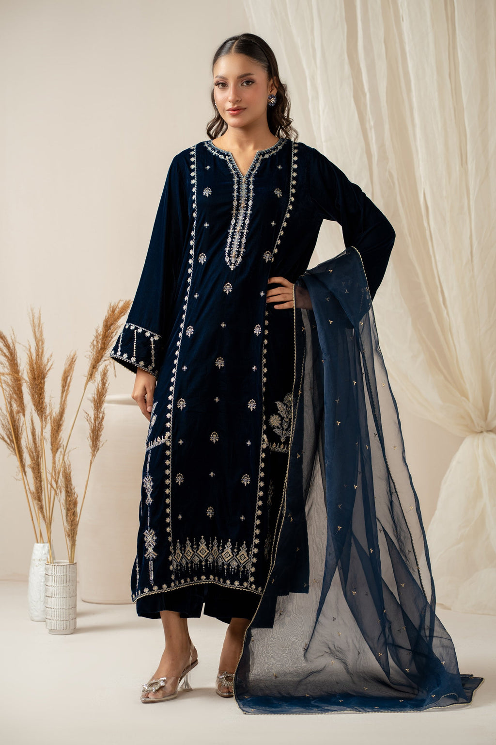 EMBROIDERED VELVET SUIT (FACTORY E-OUTLET)