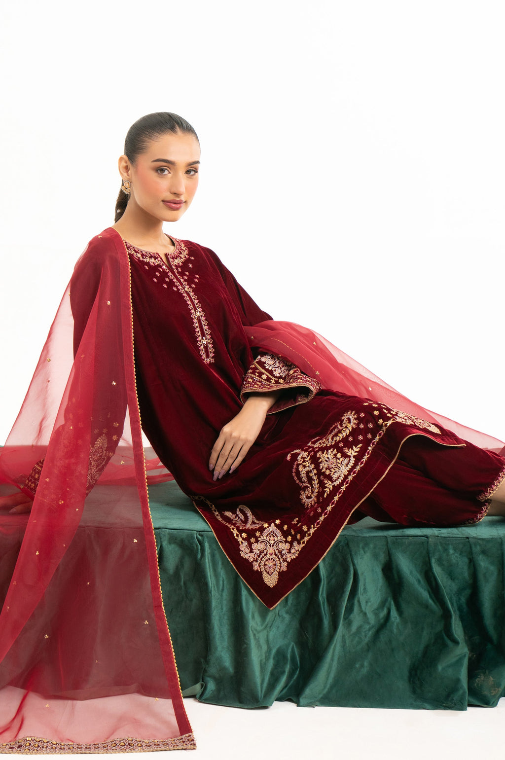 STITCHED EMBROIDERED VELVET SUIT