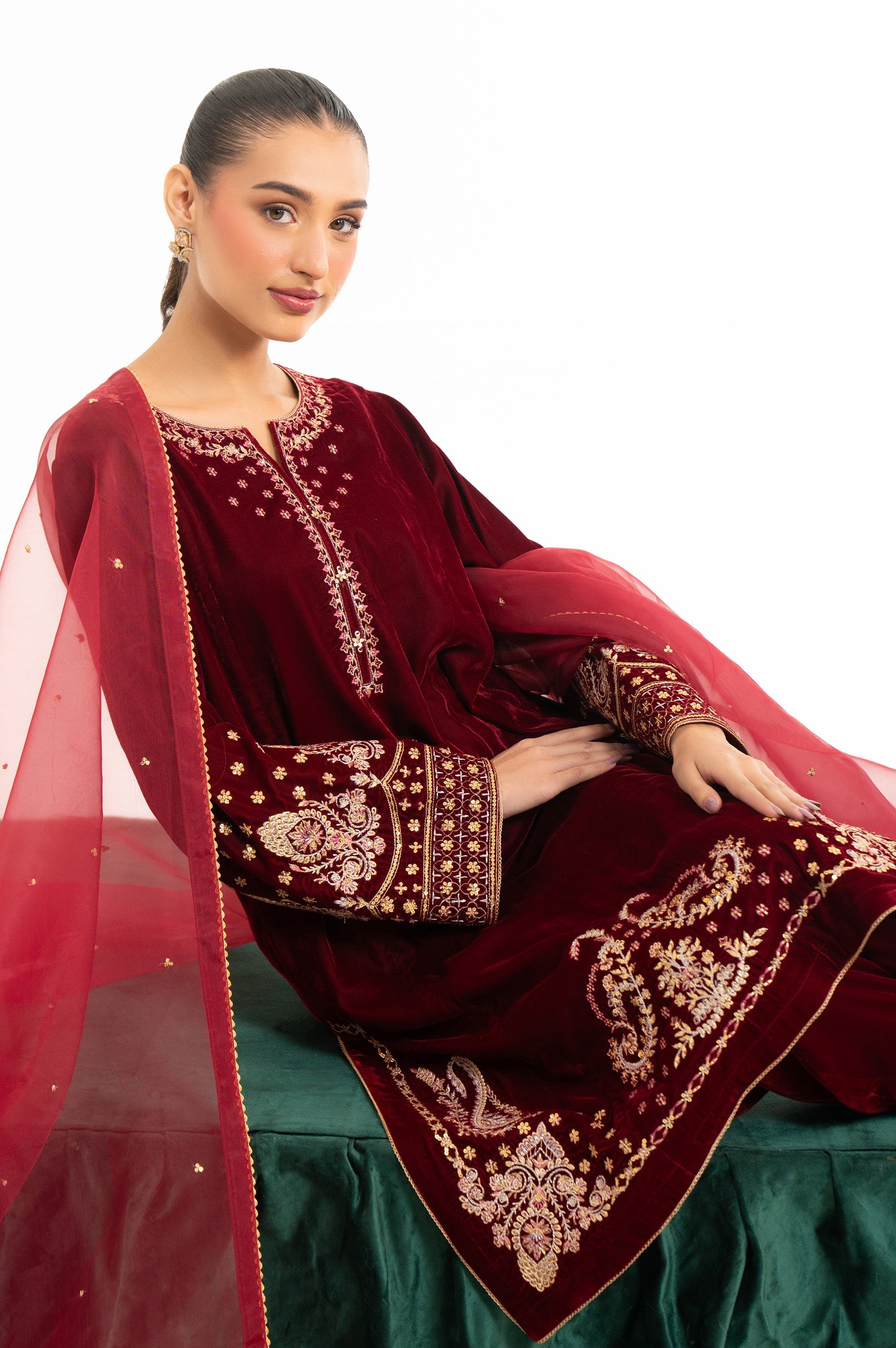 STITCHED EMBROIDERED VELVET SUIT (FACTORY E-OUTLET)