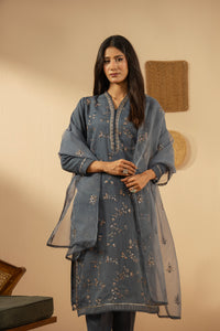EMBROIDERED ORGANZA STITCHED 3 PIECE SUIT
