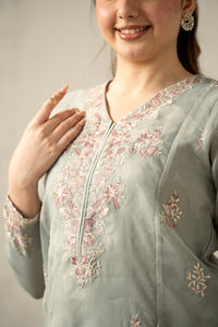 EMBROIDERED ORGANZA STITCHED 3 PIECE SUIT