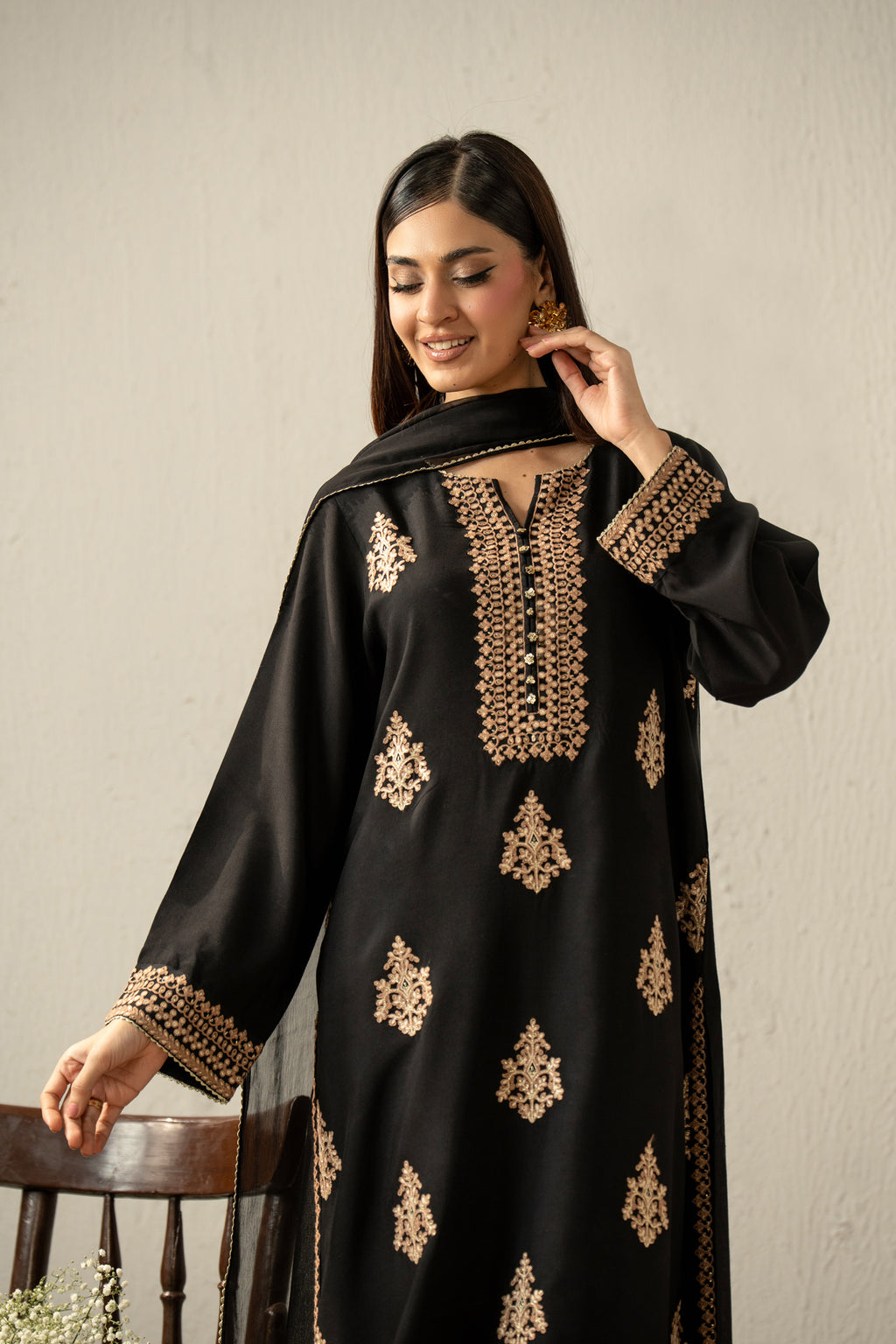 EMBROIDERED OAK SILK STITCHED 3 PIECE SUIT