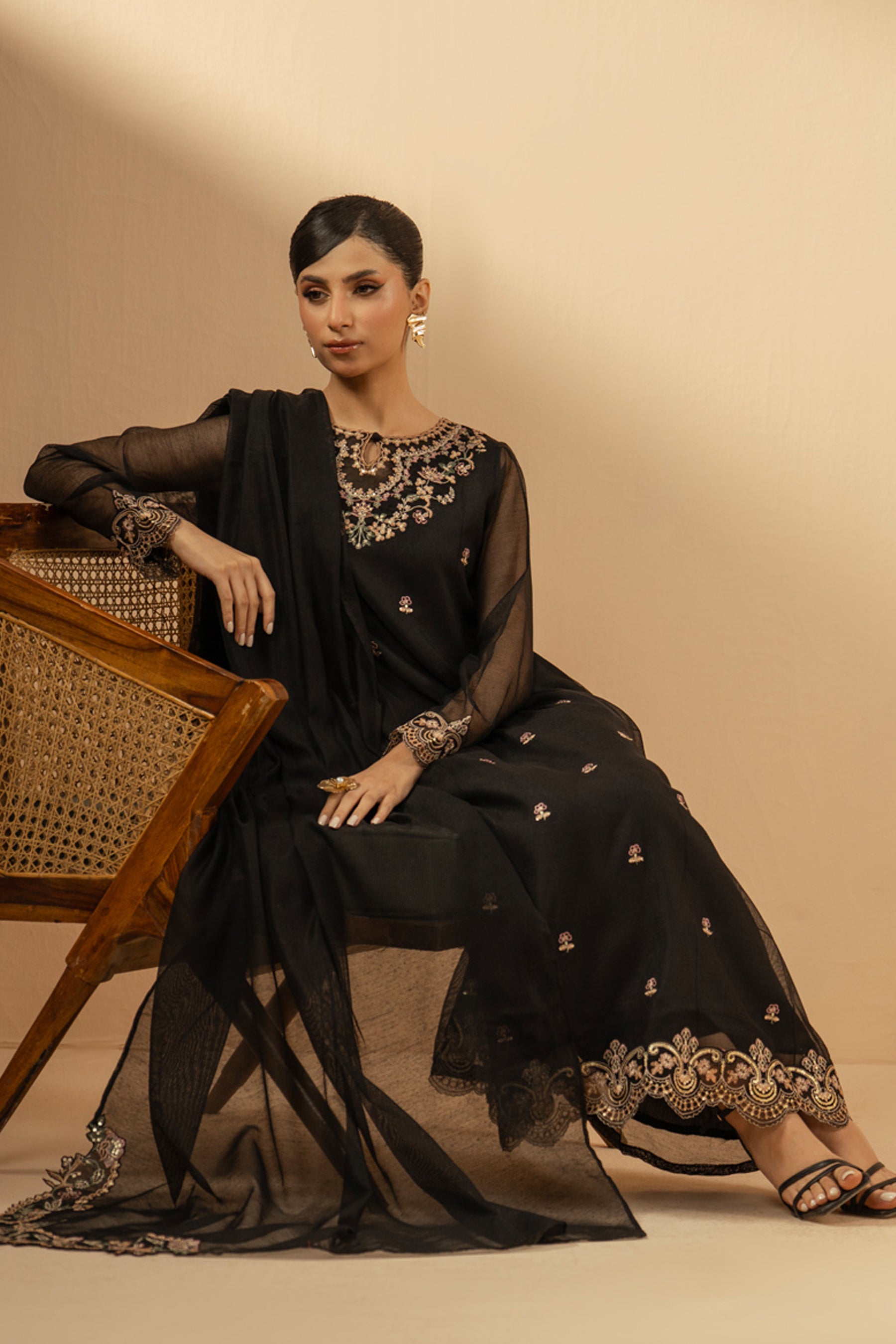 EMBROIDERED KHAADI NET STITCHED 3 PIECE SUIT – Zeenwoman