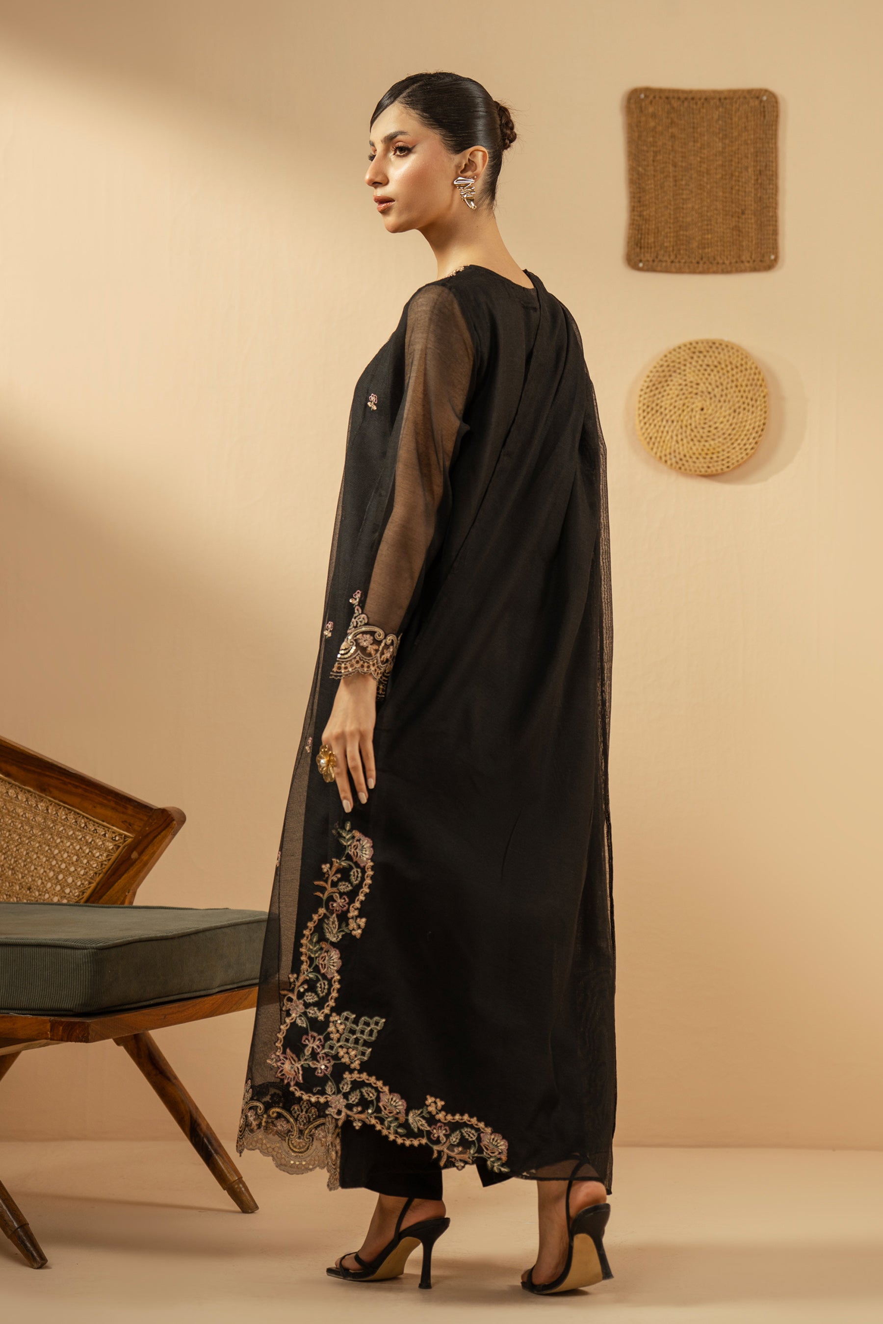 EMBROIDERED KHAADI NET STITCHED 3 PIECE SUIT – Zeenwoman