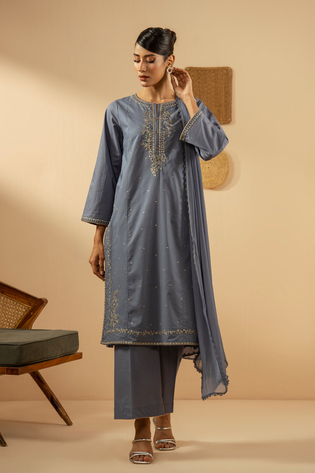 EMBROIDERED CAMBRIC STITCHED 3 PIECE SUIT