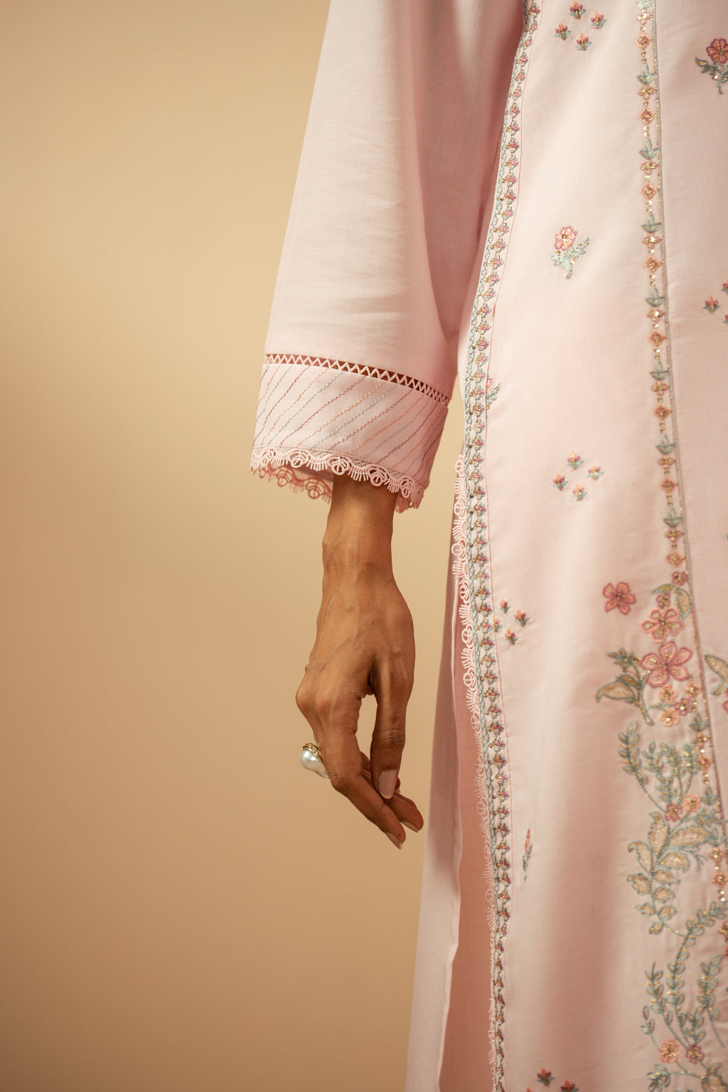 EMBROIDERED CAMBRIC ZARI STITCHED 3 PIECE SUIT